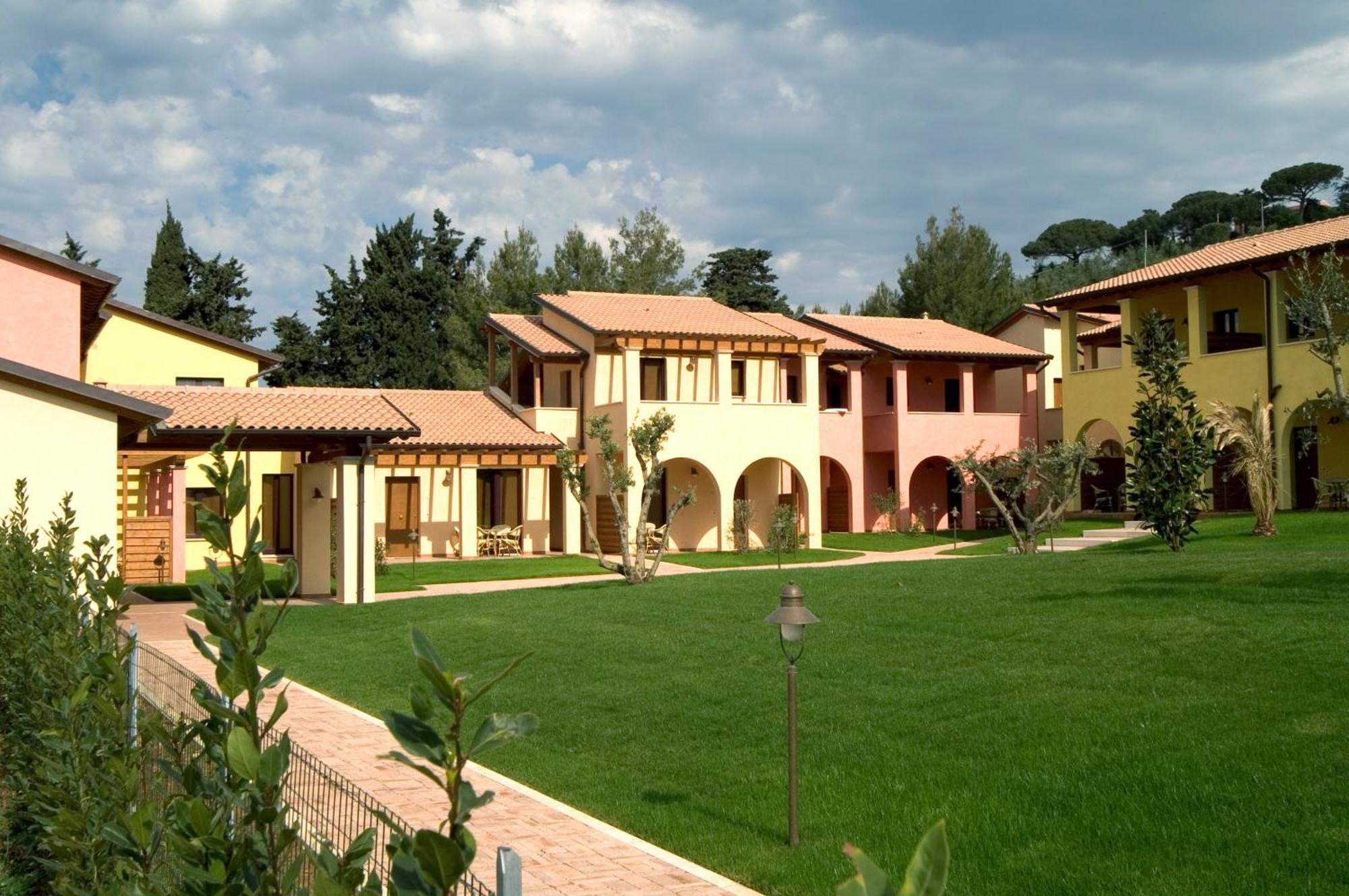 Le Corti Del Sole Residence Venturina Terme Exterior photo