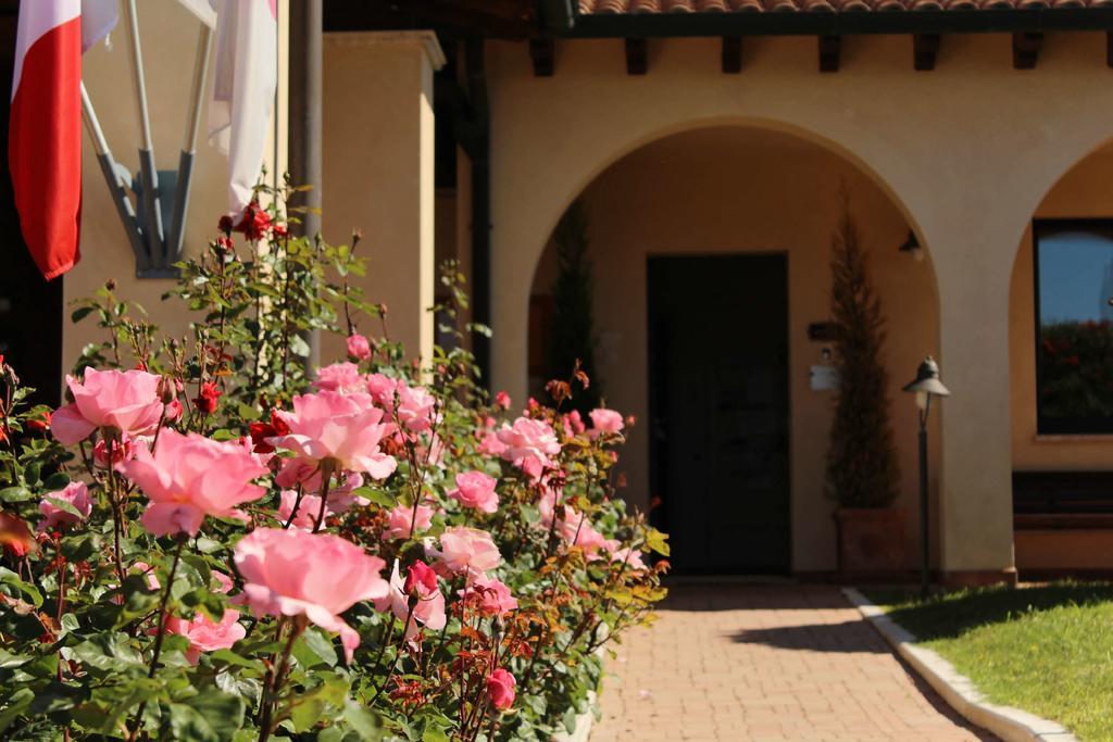 Le Corti Del Sole Residence Venturina Terme Exterior photo