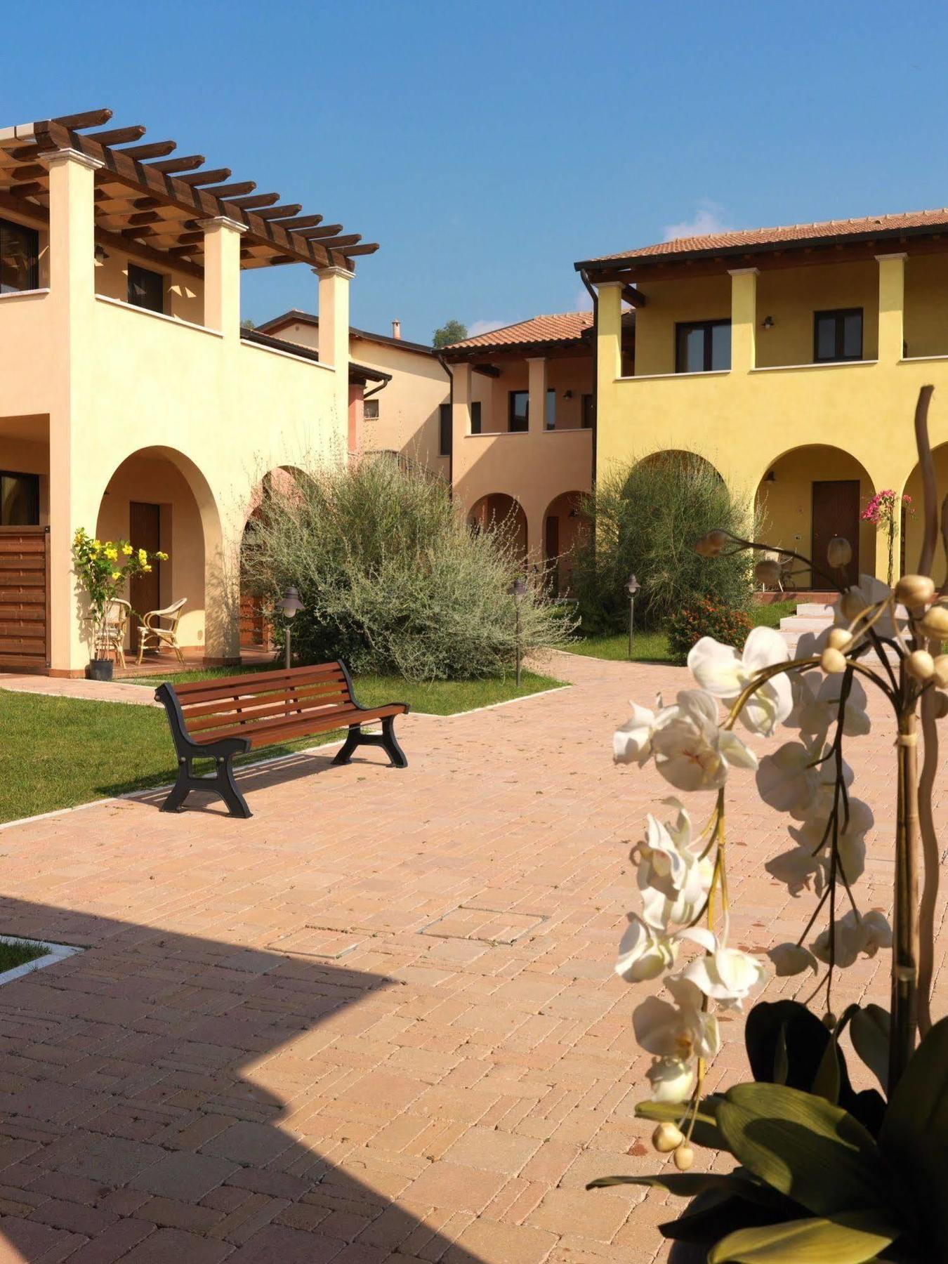 Le Corti Del Sole Residence Venturina Terme Exterior photo